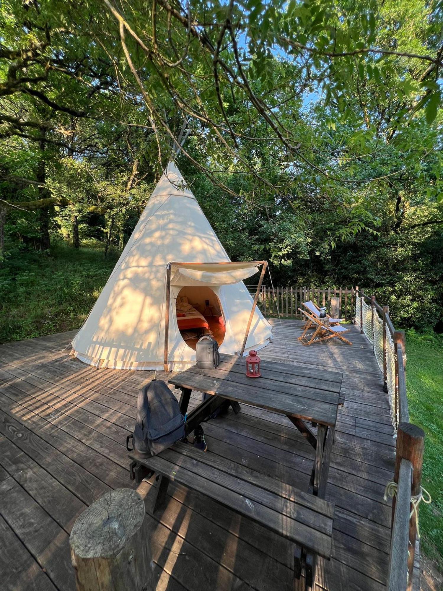 Hotel Le Tipi A Marie, Deconnectez- Vous !!! à Cambounes Extérieur photo